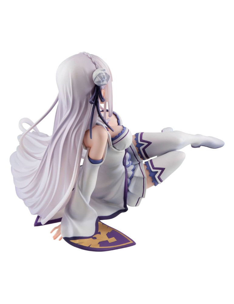 Megahouse - Re:ZERO Starting Life in Another World - Melty Princess figure Emilia Palm Size