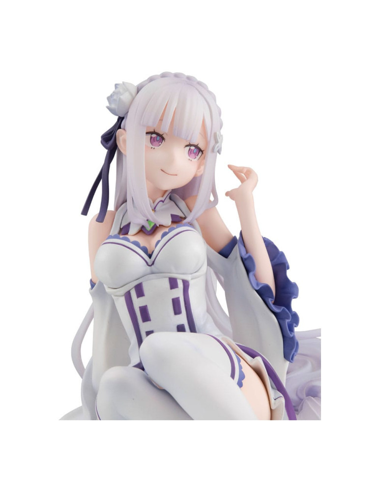 Megahouse - Re:ZERO Starting Life in Another World - Melty Princess figure Emilia Palm Size