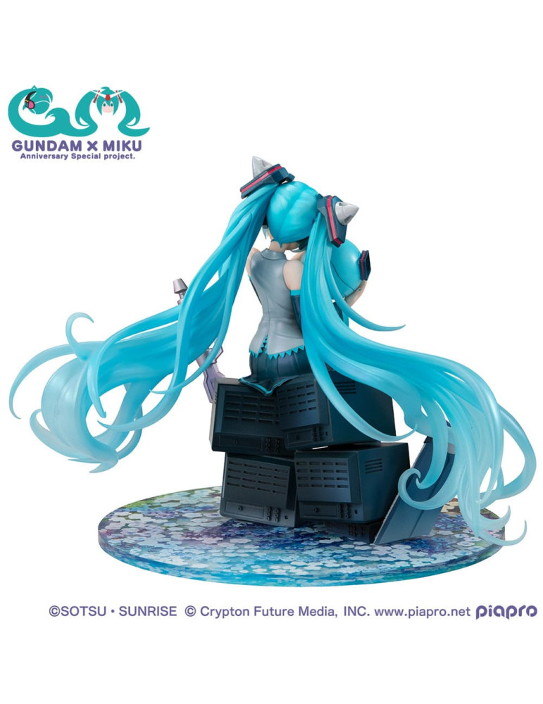 Megahouse - Mobile Suit Gundam x Hatsune Miku - Lucrea figure Hatsune Miku x OO Gundam 45th Anniversary