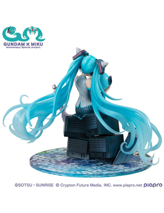 Megahouse - Mobile Suit Gundam x Hatsune Miku - Lucrea figure Hatsune Miku x OO Gundam 45th Anniversary