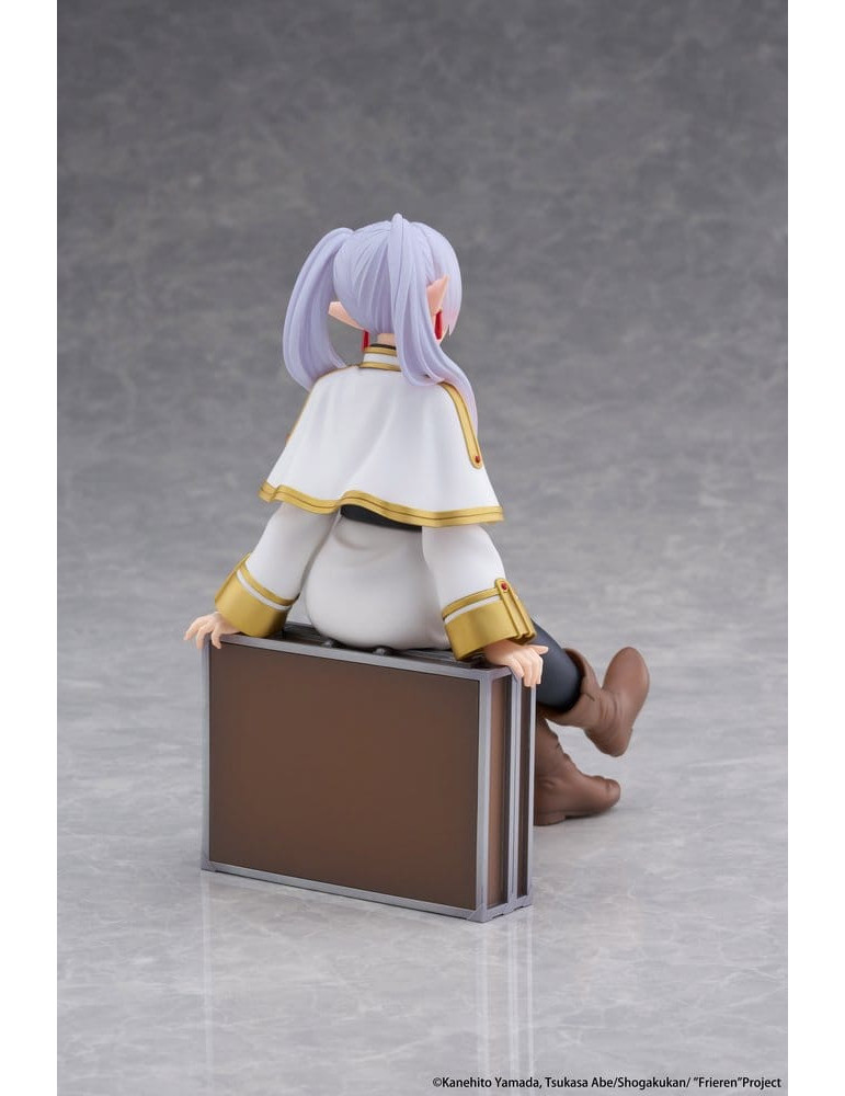 Taito - Frieren: Beyond Journey's End - figurine Desktop Cute Frieren (Trunk Case Ver.) Reissue